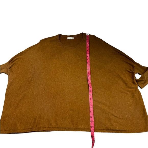 Cozy Comfort Pullover Sweater - In Excellent Condition - Picture 3 of 4